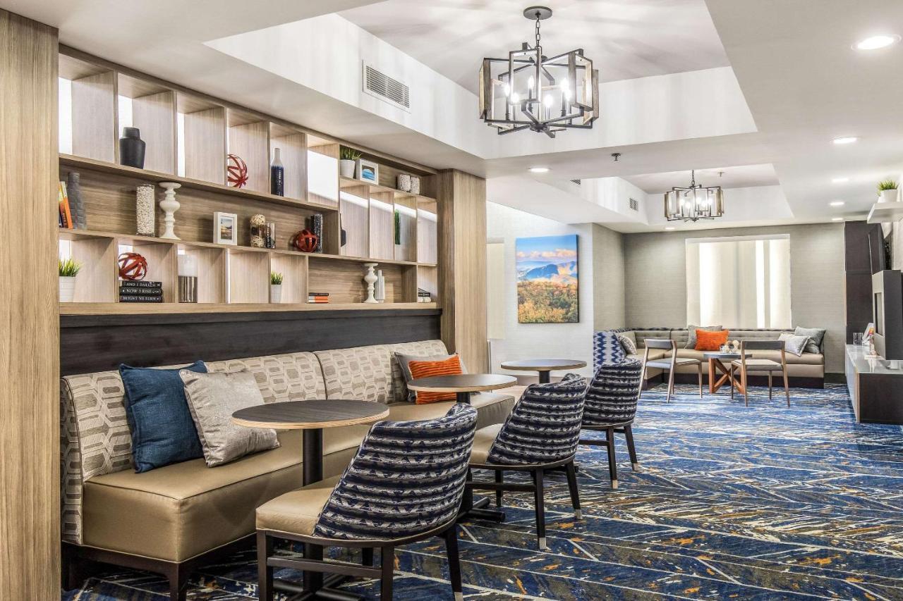 Comfort Inn & Suites Бревард Екстер'єр фото